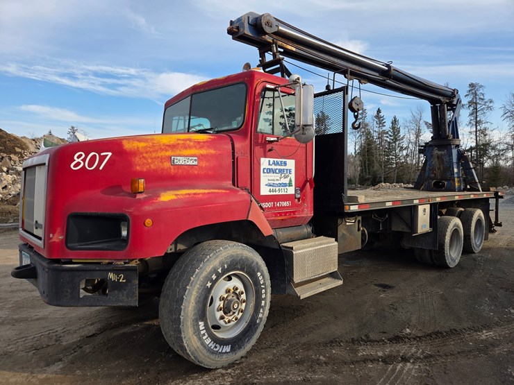 1998-international-paystar-5000-image-1