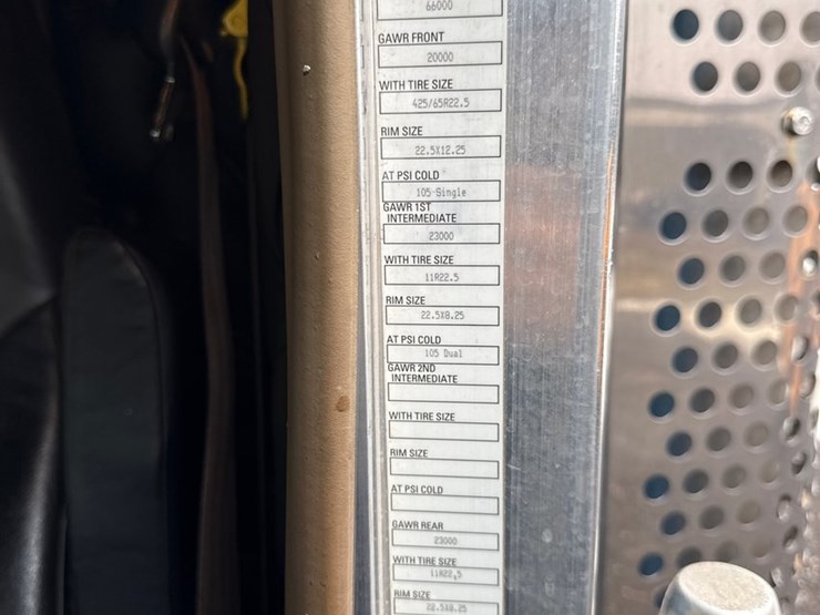 2020-kenworth-t800-image-85