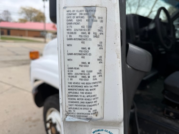 #1048-•-2009-gmc-c5500-specialty-service-truck-image-62