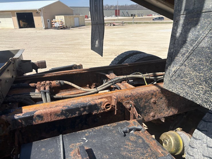 2006-international-7600-image-142