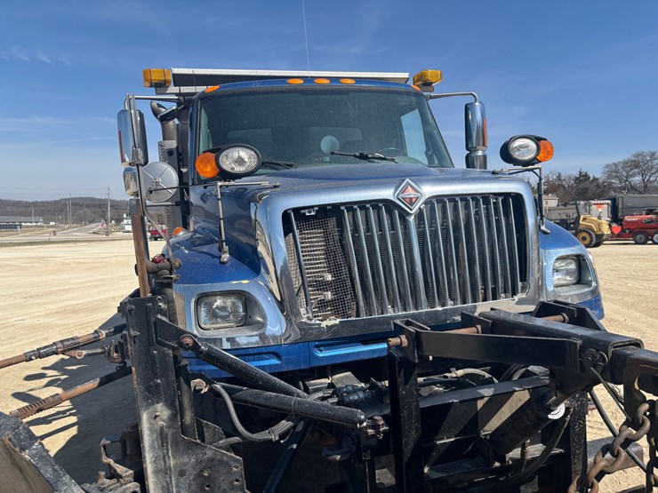 2006-international-7600-image-15