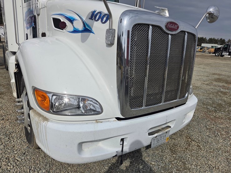 2007-peterbilt-579-image-9