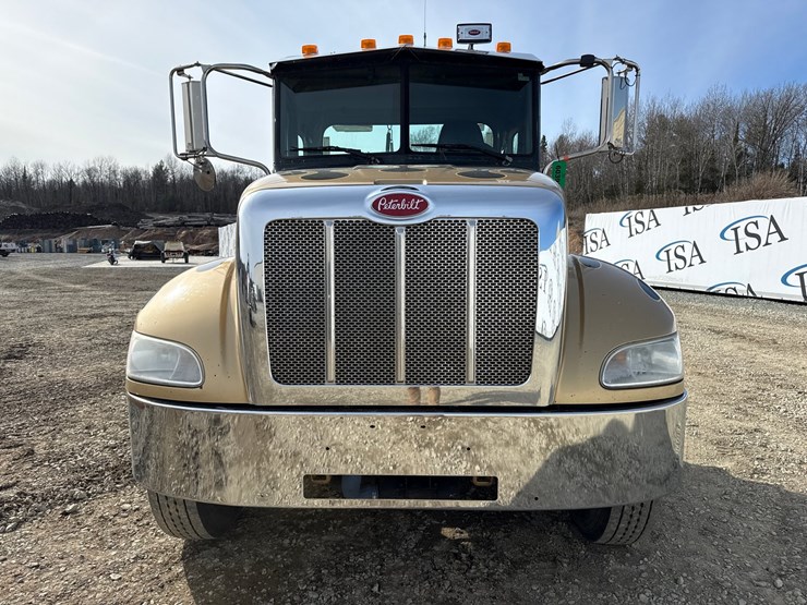 2013-peterbilt-337-image-8