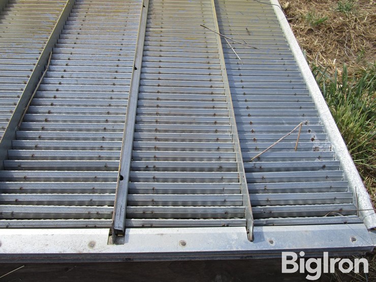 new-holland-tr96-image-12