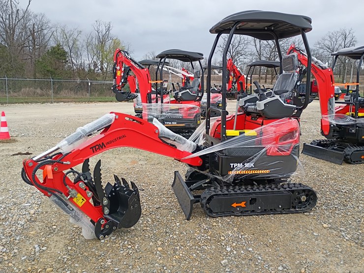 #l19-006-•-2026-diesel-tpm-18k-mini-excavator-image-1