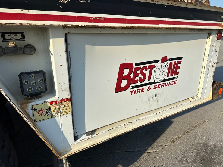 freightliner-fl70-image-29