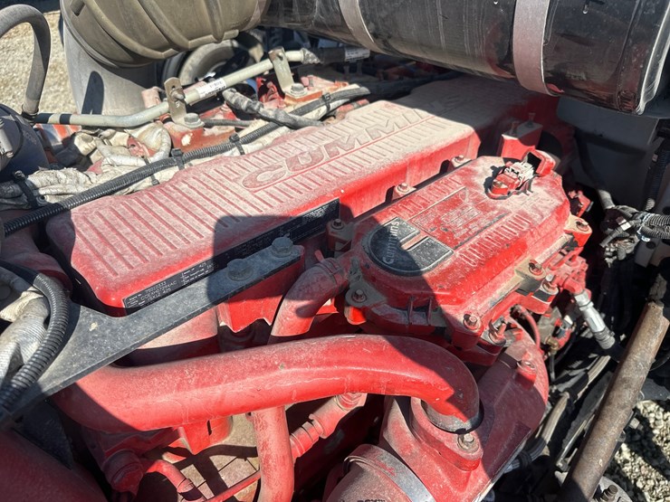 2013-peterbilt-365-image-63