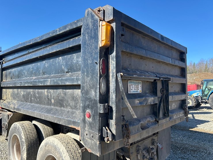 2006-international-7400-image-18