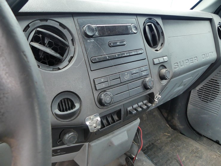 2016-ford-f350-xl-image-12