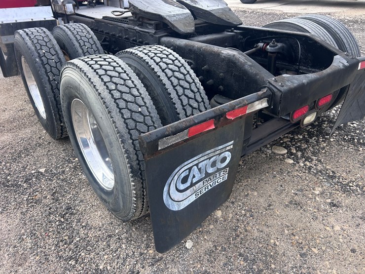 1998-peterbilt-379-image-17