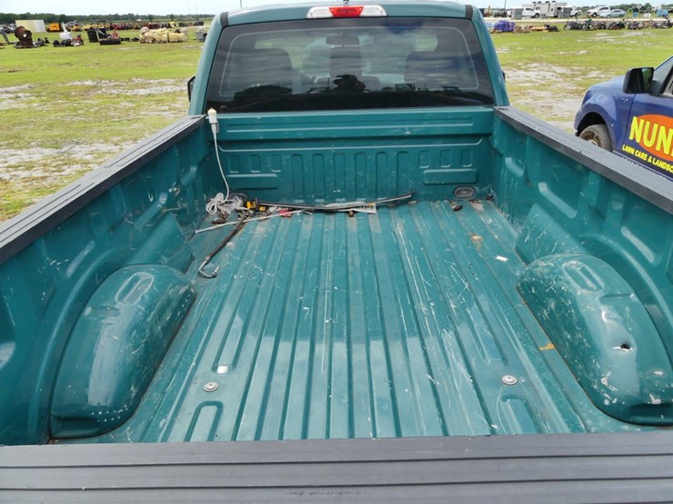 2019-ford-f150-xl-image-5