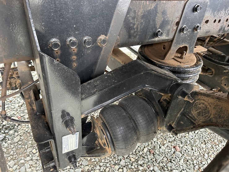 2005-peterbilt-357-image-28