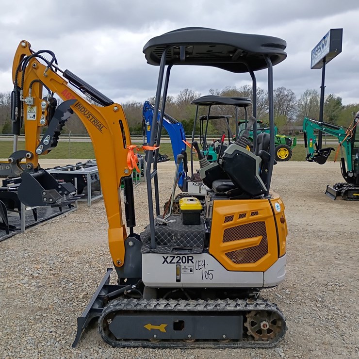 #24166 • 2025 AGT XZ20R Mini Excavator