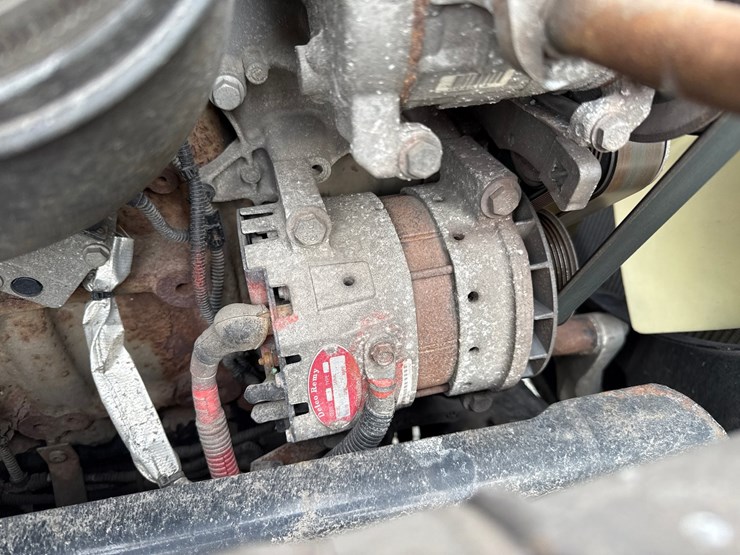 2016-massey-ferguson-8-image-25