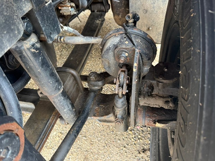 2012-international-7400-image-13