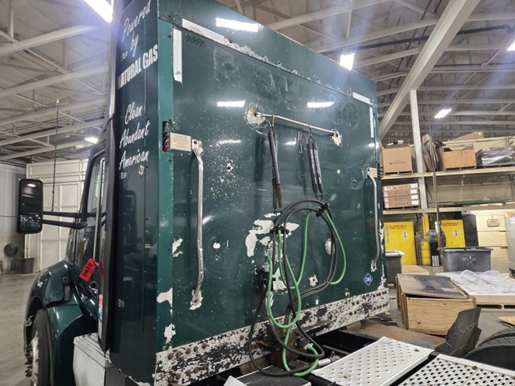 2017-kenworth-t680-image-25