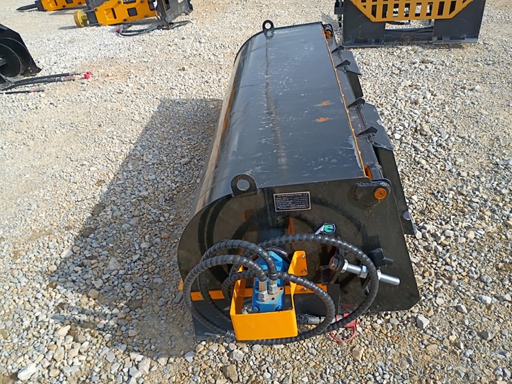 #23926-•-boxbroom-sweeper-skid-steer-attachment-image-3