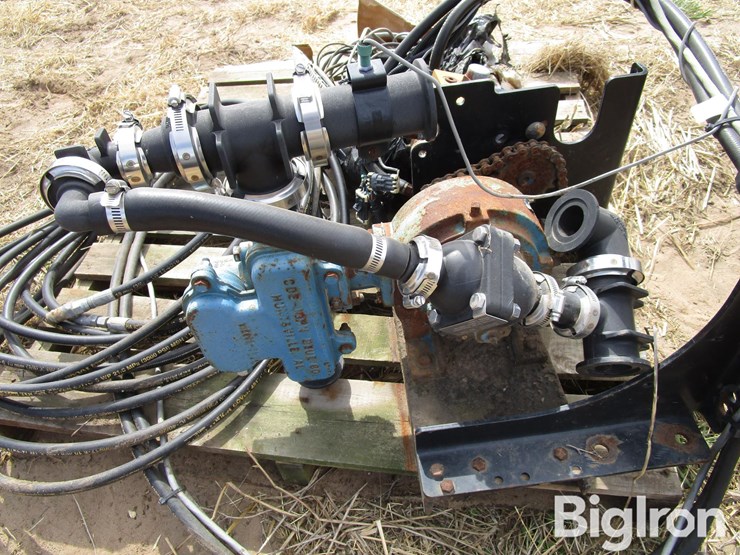 john-blue-hydraulic-fertilizer-attachment-image-11