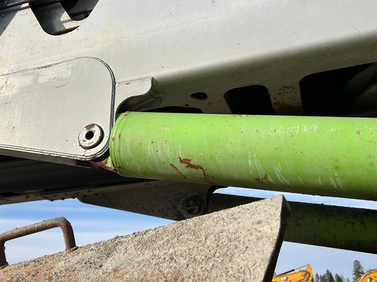 #2237-•-2006-mack-tri-axle-concrete-placement-truck-image-23