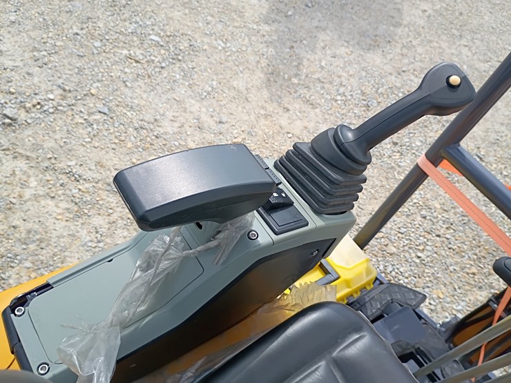 #24174-•-2025-agt-mx20r-mini-excavator-image-14