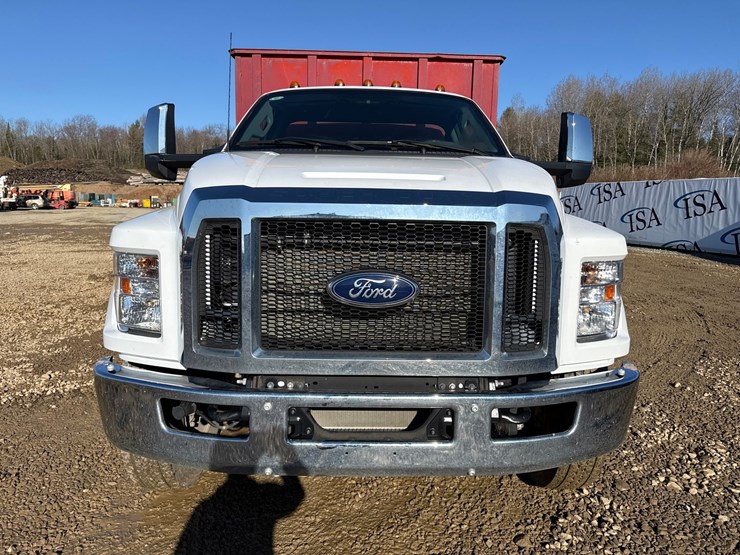 2023-ford-f750-image-8