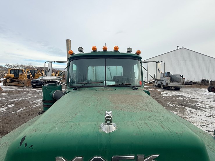 1999-mack-dm690-image-12