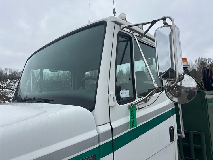 1998-massey-ferguson-8-image-14