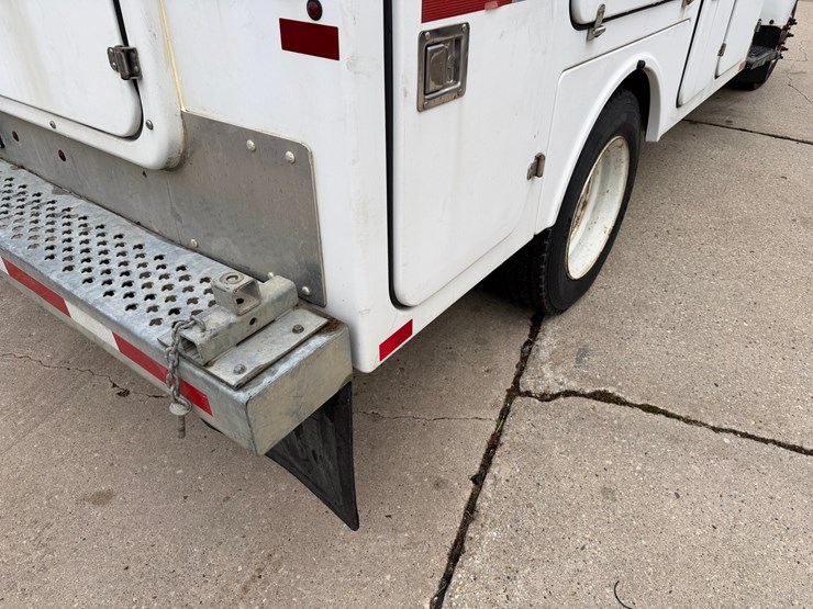 #1048-•-2009-gmc-c5500-specialty-service-truck-image-29