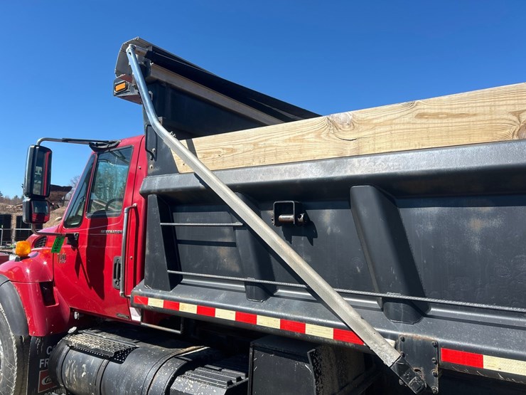 2006-international-7400-image-18