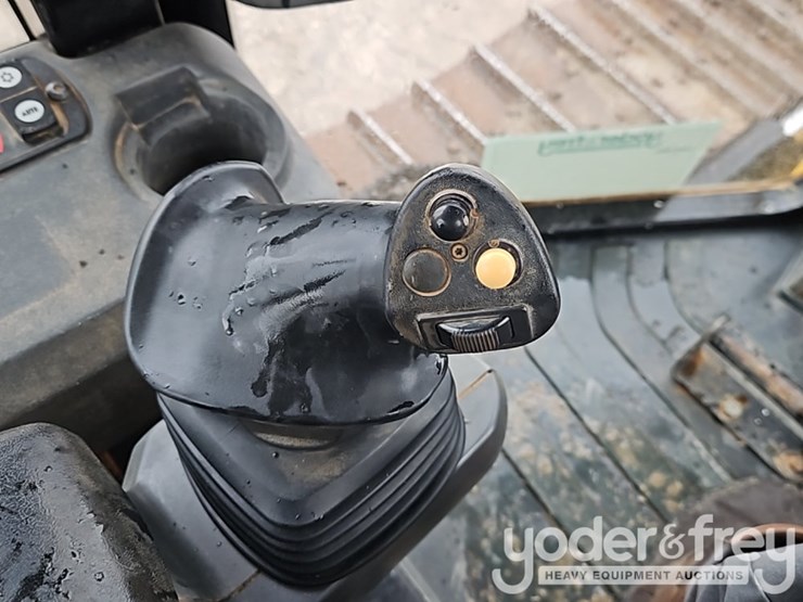 2014-caterpillar-d6k2-xl-image-30