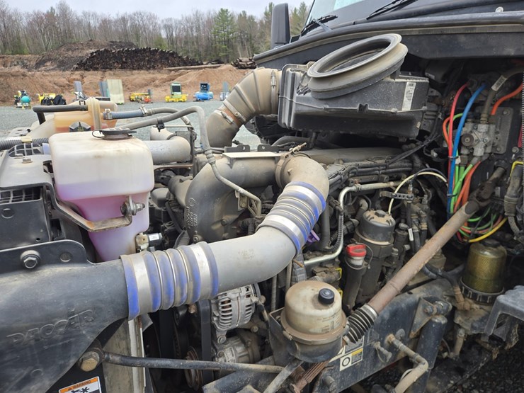 2017-kenworth-t680-image-60