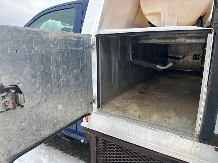 2012-massey-ferguson-8-image-19