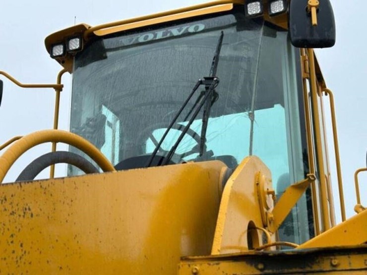 2012-volvo-l220g-image-44