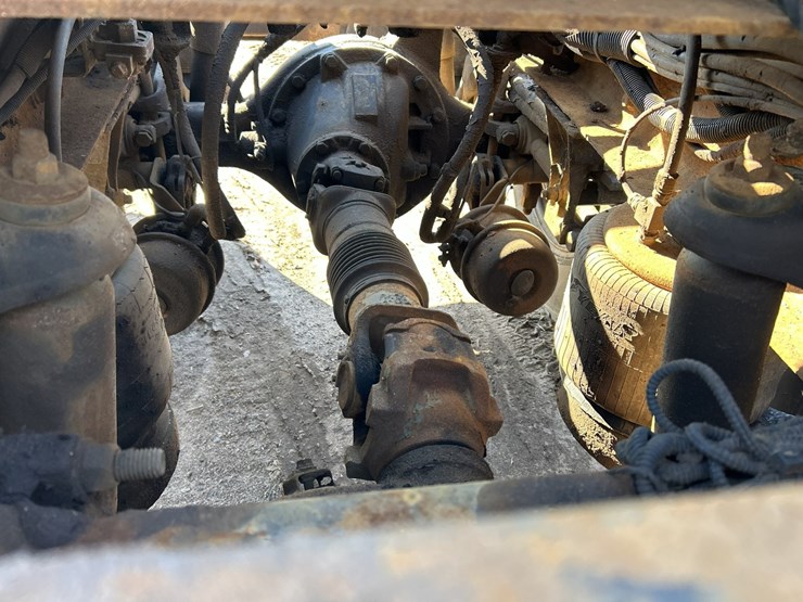 2005-peterbilt-379-image-26