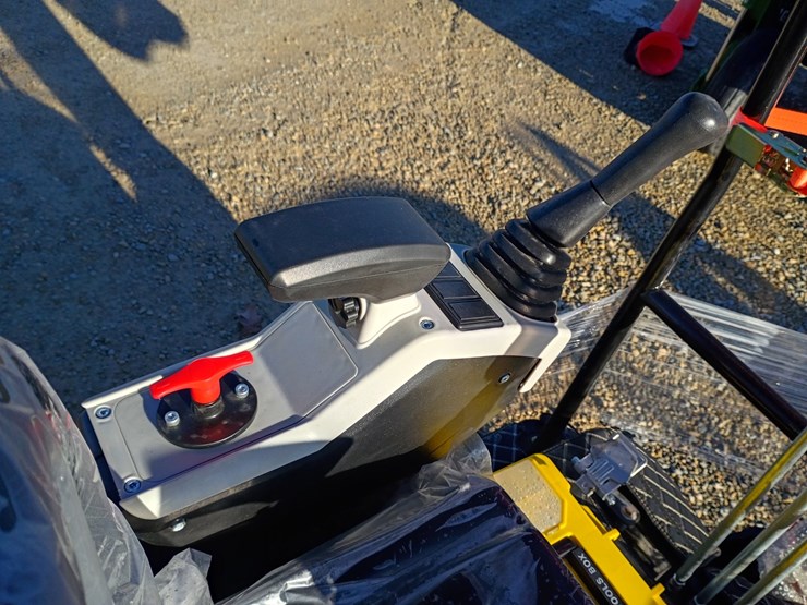 #l19-010-•-2026-tpm-18bs-mini-excavator-image-14