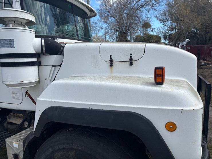 1999-mack-rd600-image-14