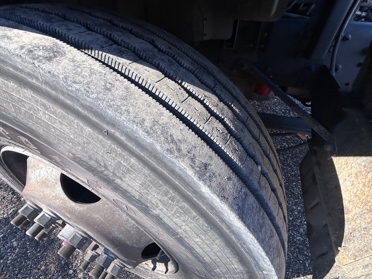 #1694-•-2004-isuzu-cab-and-chassis-image-55