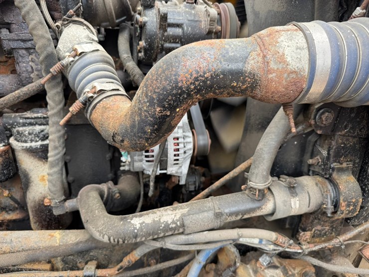 #2168-•-2001-sterling-4x2-snow-plow-truck-image-65