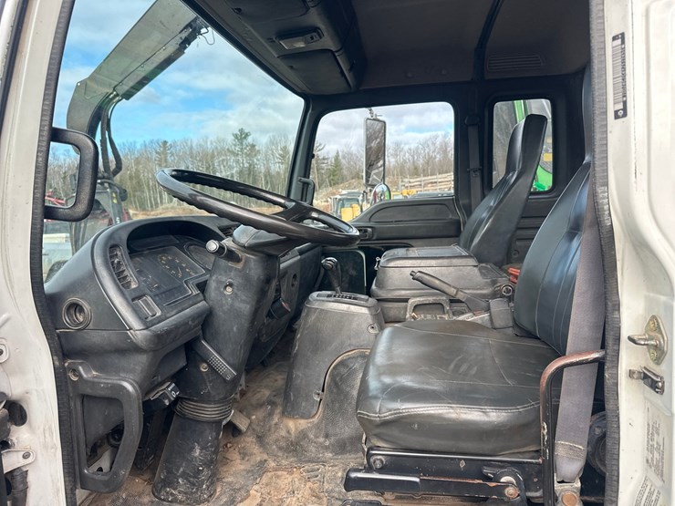 2000-gmc-t6500-image-29