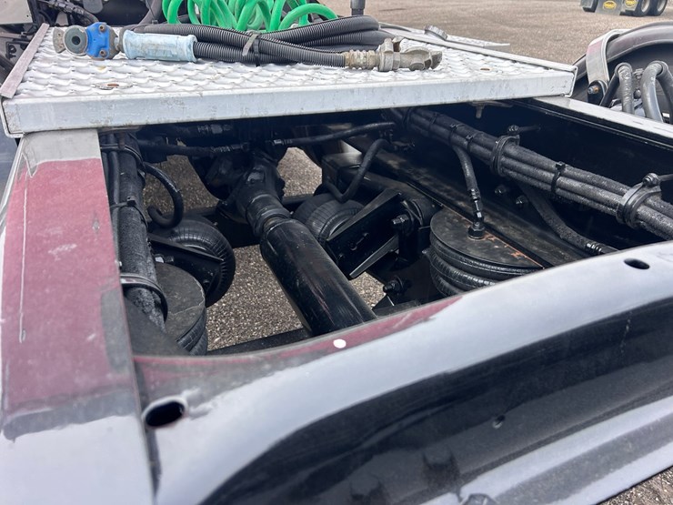 #1009-•-2012-western-star-conventional-4-sleeper-cab-truck-tractor-image-77