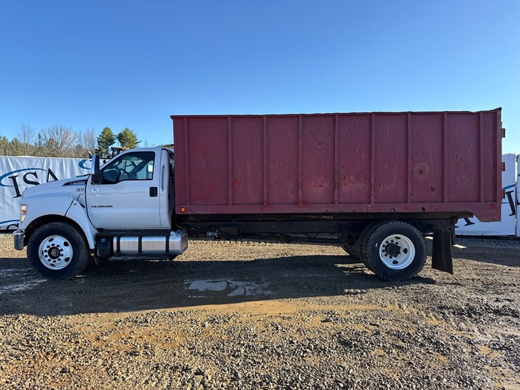 2023-ford-f750-image-2