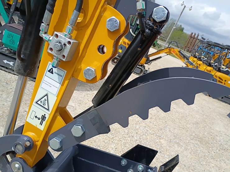 #24174-•-2025-agt-mx20r-mini-excavator-image-19