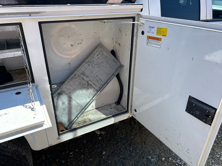 2018-chevrolet-3500-image-19