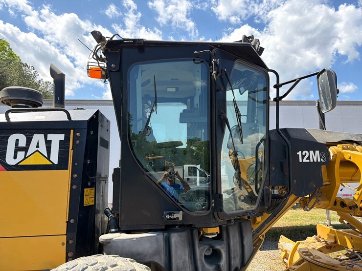 2018-caterpillar-12m3-image-38