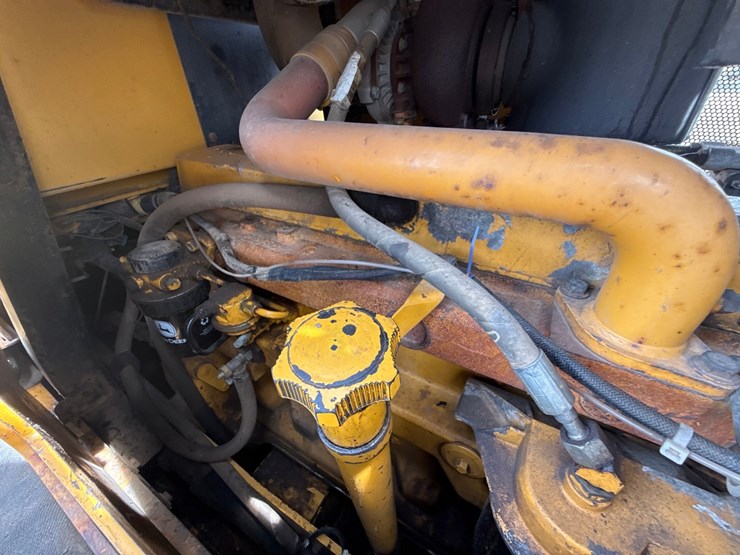 2002-deere-700h-lgp-image-40