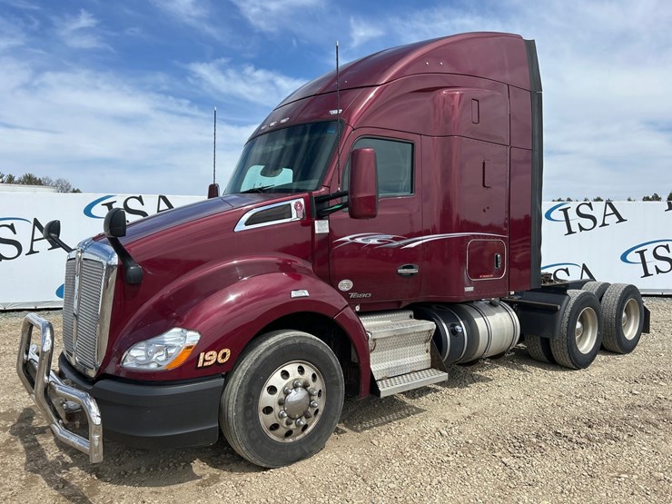 2016-kenworth-t680-image-1
