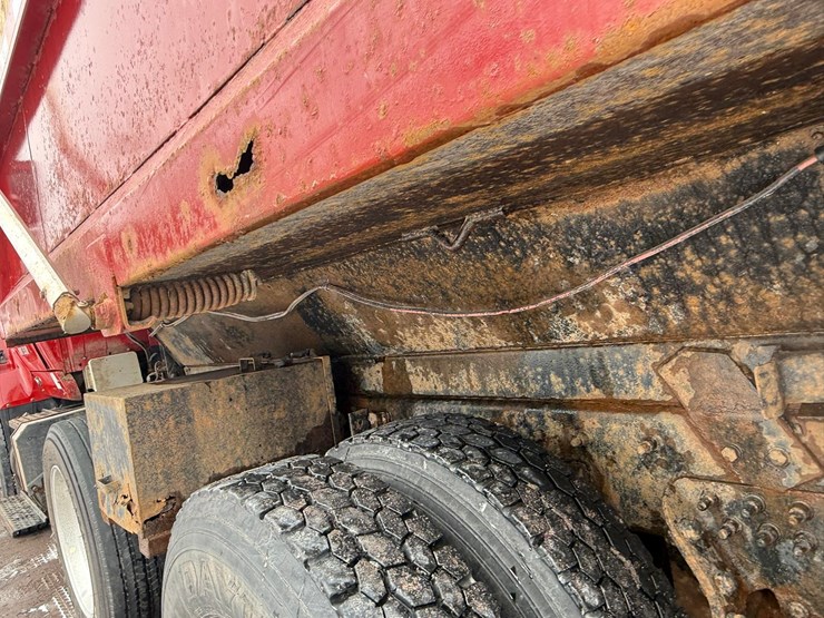 #1052-•-2007-international-7600sfa-tri-axle-dump-truck-image-50