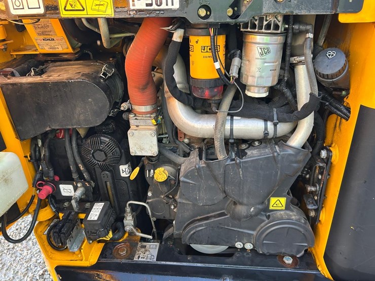 2022-jcb-2ts-7t-image-15