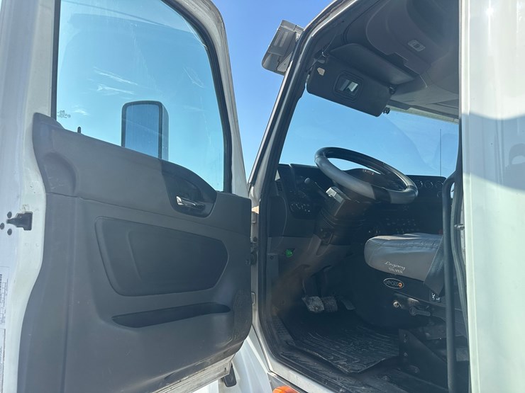 2017-international-lt-image-24