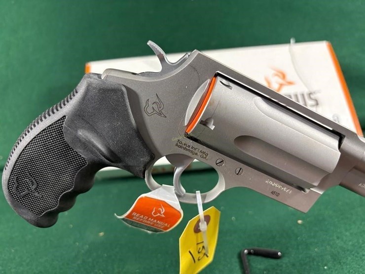 taurus-"the-judge"-45colt/410-ga-revolver-image-3